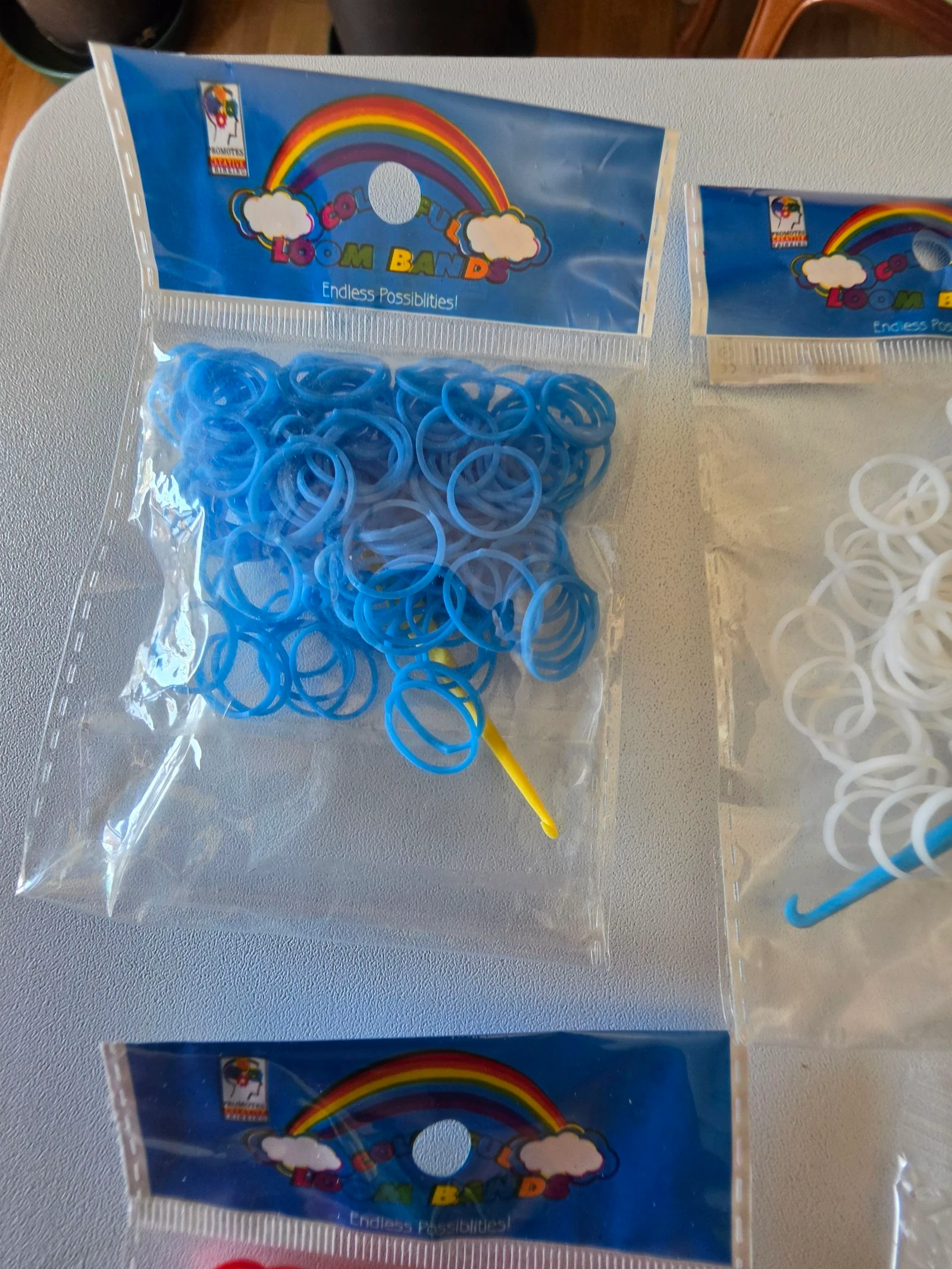 Set de gomitas y enganches para pulseras – photo 3